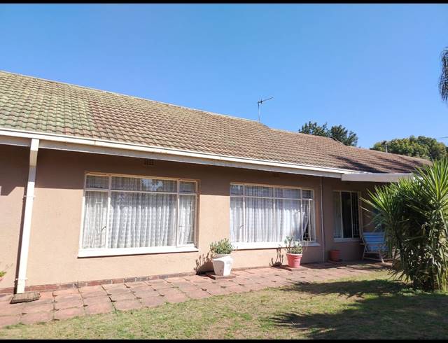 3 BEDROOM HOUSE FOR SALE IN PIONEER PARK